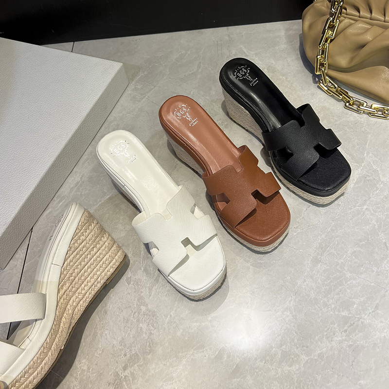 2026 Summer New Thick Sole Platform Woven Straw One-Strap Sandals for Women Beach Vacation Slippers - Image 3